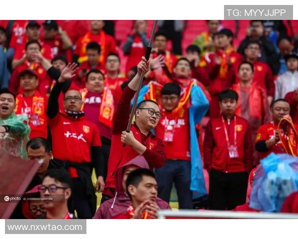 华夏幸福迎战北京人和争夺中超联赛关键三分的激烈对决