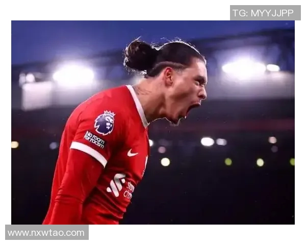 曼联与利物浦激战正酣现场直播全程回顾与精彩瞬间分析 曼联与利物浦激战正酣现场直播全程回顾与精彩瞬间分析