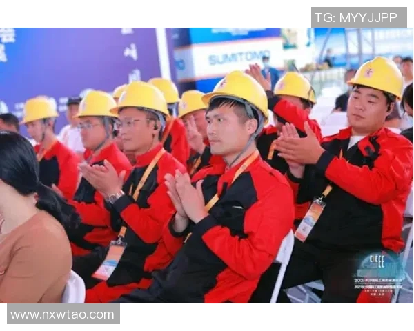 李泓澎的艺术之旅探索与成长：从初心到巅峰的心路历程