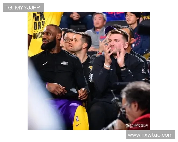 湖人快船对决再掀洛杉矶篮球热潮谁能在这场城市德比中笑到最后