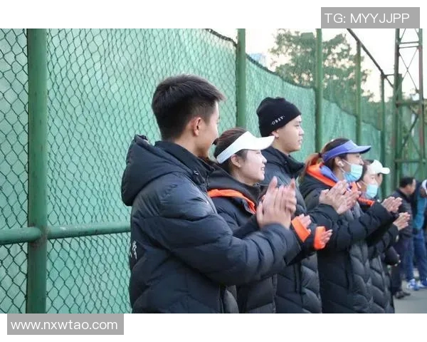 重庆网球队与杭州网球队赛后复盘团队协作的精彩瞬间与经验分享