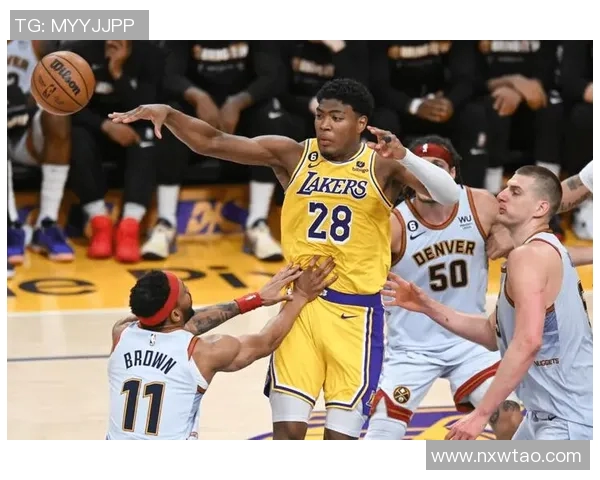 2016年湖人队与76人队精彩对决回顾与分析 2016年湖人队与76人队精彩对决回顾与分析