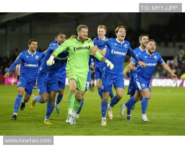 切尔西与曼城首发阵容对比分析揭示两队战术布局与关键球员表现