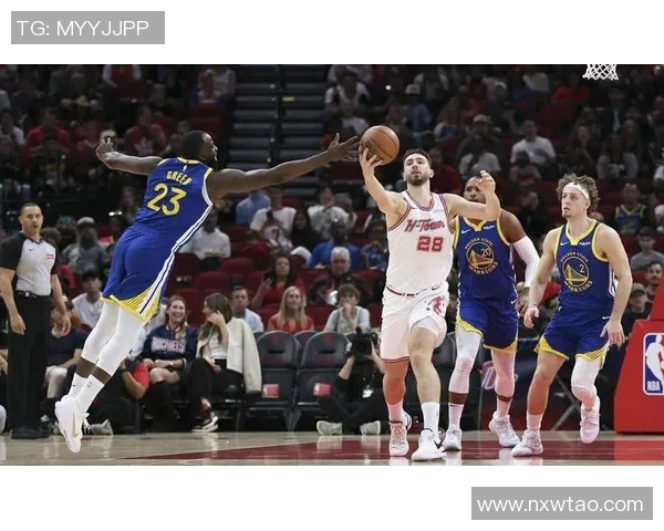 勇士与火箭季后赛激战正酣精彩直播全程回顾与分析